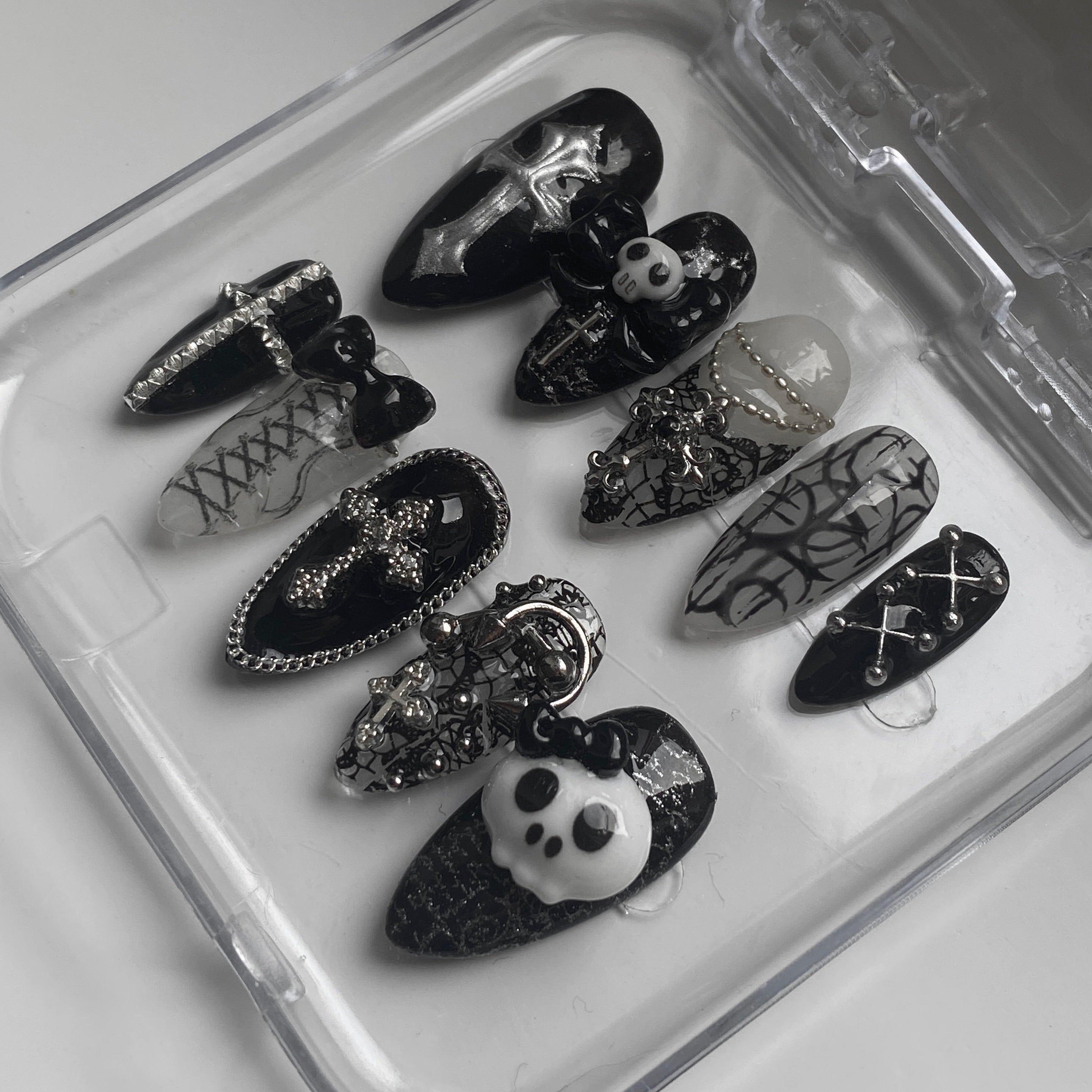 Lace Skulls